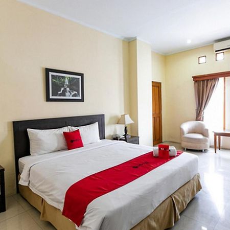 RedDoorz Plus near Alun Alun Karanganyar Surakarta  Bagian luar foto