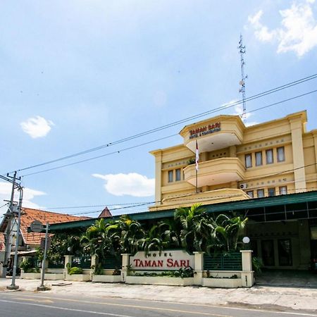 RedDoorz Plus near Alun Alun Karanganyar Surakarta  Bagian luar foto
