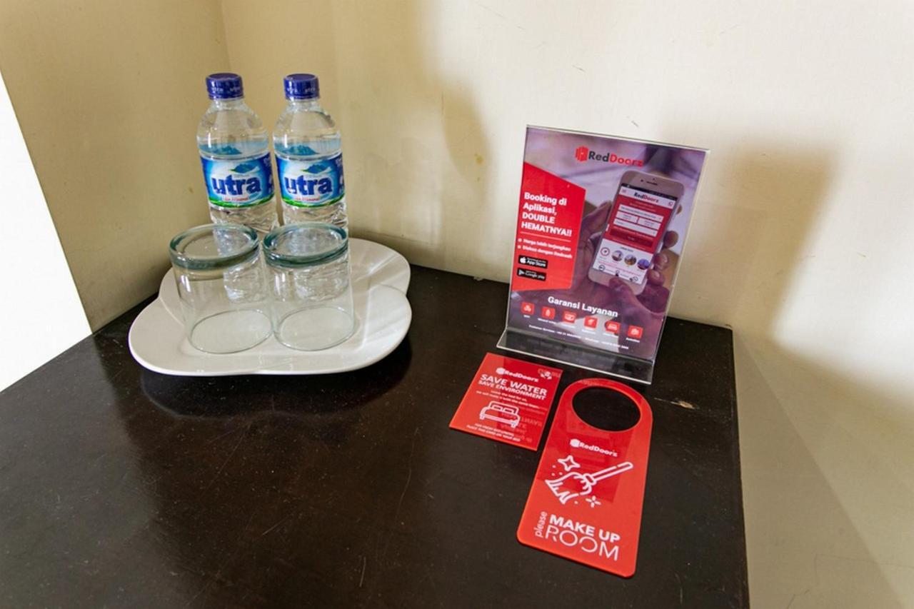 RedDoorz Plus near Alun Alun Karanganyar Surakarta  Bagian luar foto