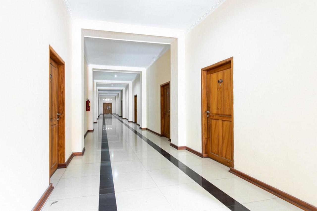 RedDoorz Plus near Alun Alun Karanganyar Surakarta  Bagian luar foto